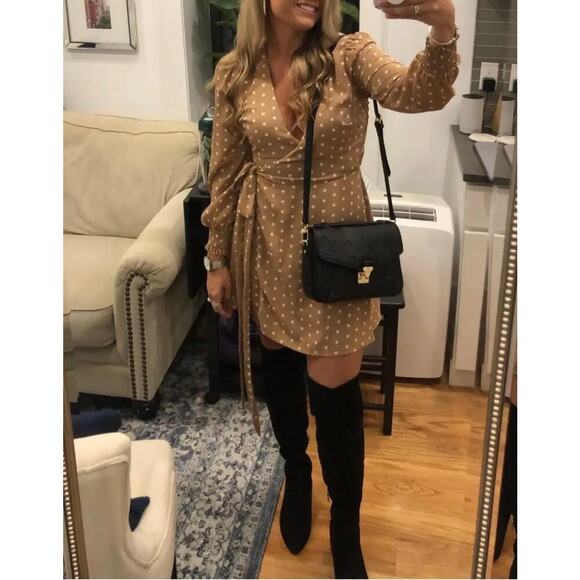 RTR The Jetset Diaries High Hopes Mini Wrap Dress size Small - Picture 4 of 5